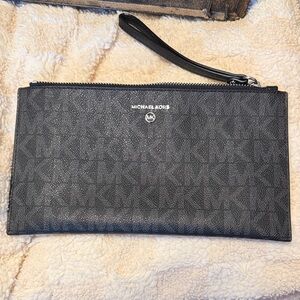 Michael Kors Signature Black Wristlet